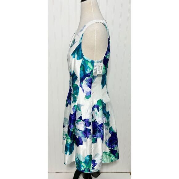 Dress Barn Floral Satin Sleeveless V- Neck Fit & Flare Mini Dress White Blue‎ 12 - Picture 10 of 14